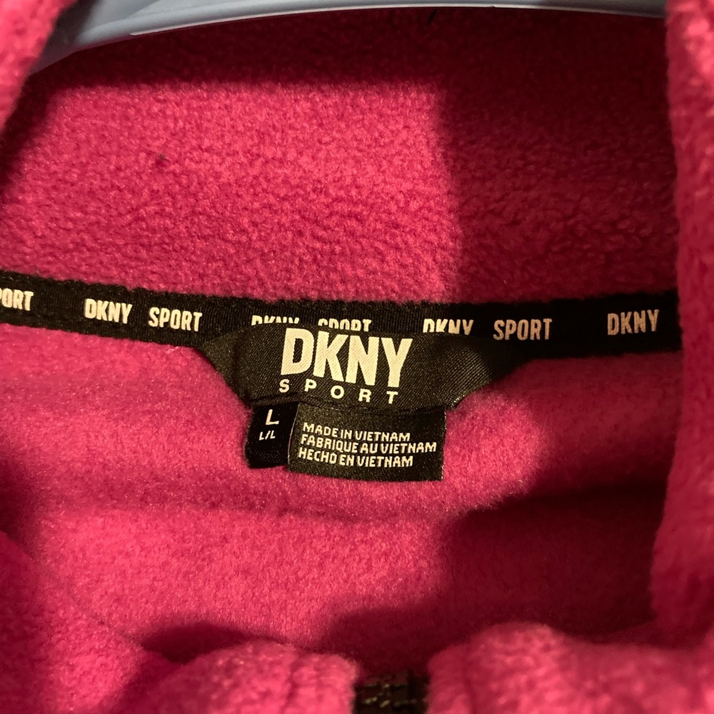 NWTS DKNY Pullover Fleece - Picture 7 of 9